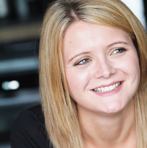 Laura Mansell Photo 22