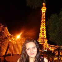 Elizabeth Gaytan Photo 35
