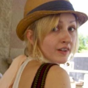 Sara Daniels Photo 5