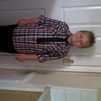 Josh Lincoln Photo 34