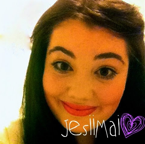 Jessie Ward Photo 13