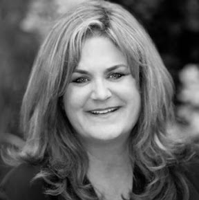 Teri Hawkins Photo 7