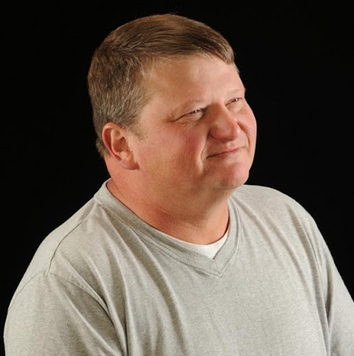 Robert Crews Photo 15