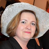 Anna Lang Photo 10
