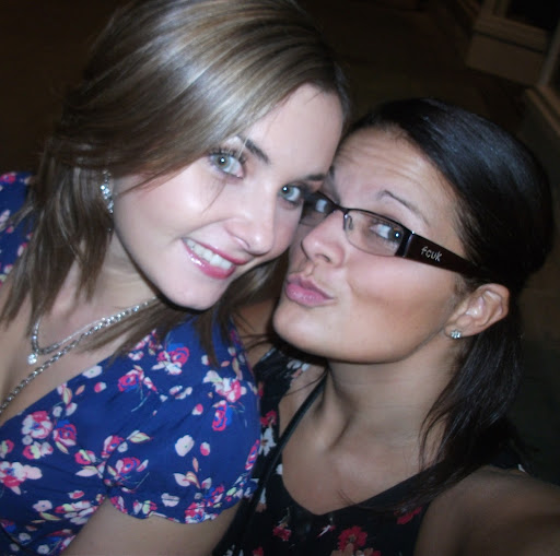 Amie Plummer Photo 9