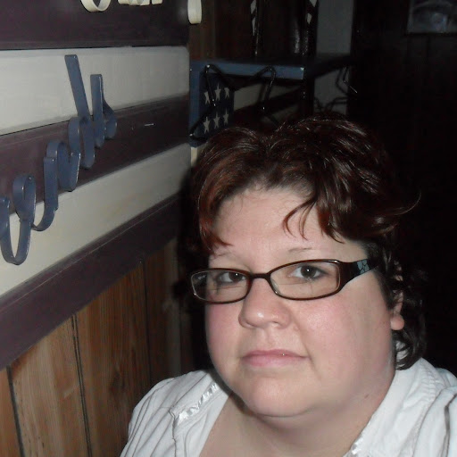 Lisa Walton Photo 44