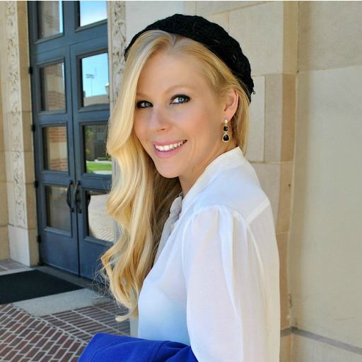 Anna James Photo 9