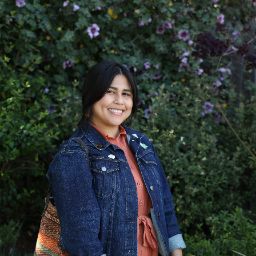 Alicia Flores Photo 5