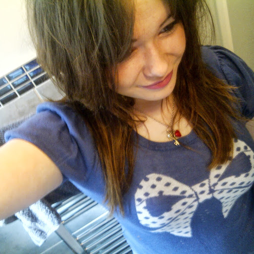 Emily Elms Photo 4