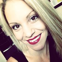 Ashley Robertson Photo 36