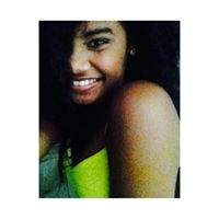 Caroline Lozada Photo 3