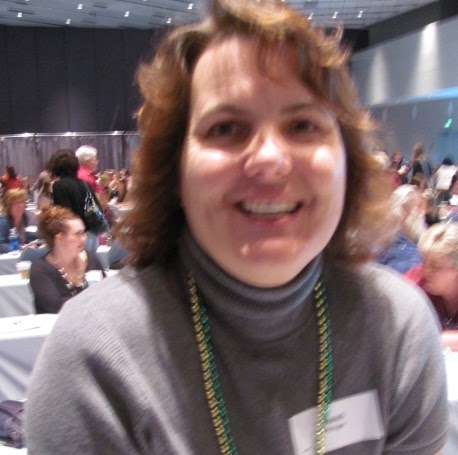 Heidi Knight Photo 10