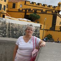 Elizabeth Saxton Photo 15