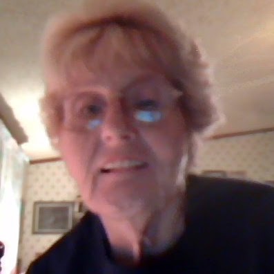 Angie Larson Photo 39