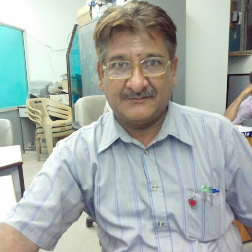 Farooq Khan Photo 20