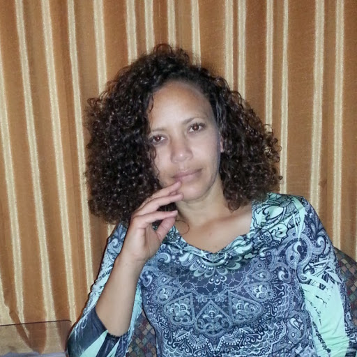 Michele Fernandez Photo 12
