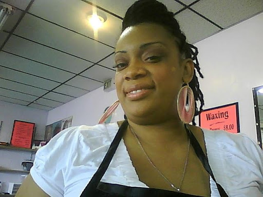 Latoya Robinson Photo 28