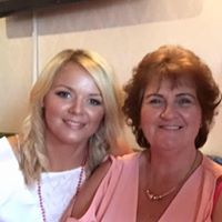 Leah Rowlands Photo 14