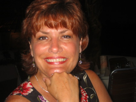 Linda Garrett Photo 32