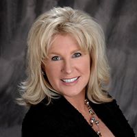 Lori Carlson Photo 32