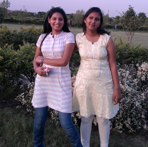 Neera Gupta Photo 32