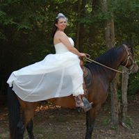 Angela Crosby Photo 15