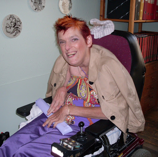 Annie Larsen Photo 6