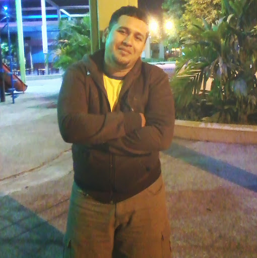 Edgar Castillo Photo 46