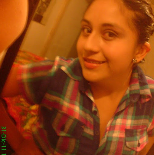 Linda Santos Photo 10