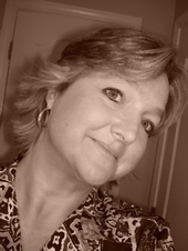 Kelly Elliott Photo 20