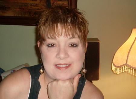 Angela Hutchinson Photo 7