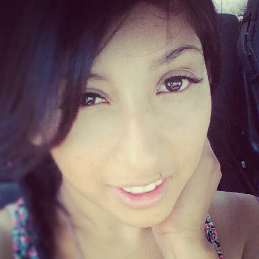 Michelle Saavedra Photo 16
