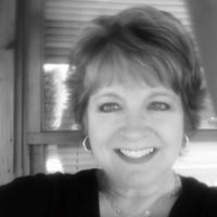 Robyn Roach Photo 6