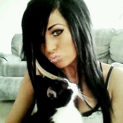 Melanie Scott Photo 34