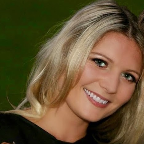 Ellen Phillips Photo 31