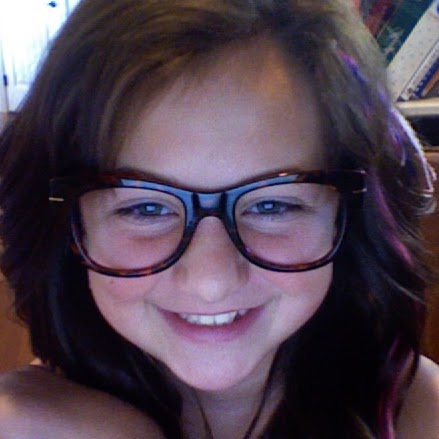 Amelia Ross Photo 30