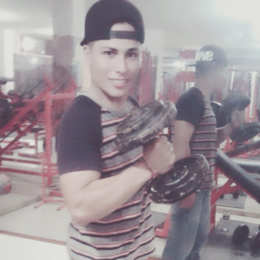 Daniel Yepez Photo 29
