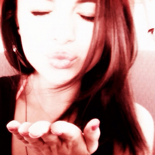 Mona Gomez Photo 5