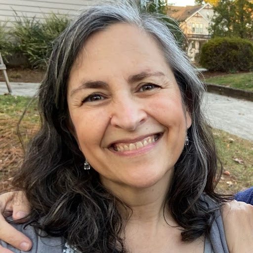 Elizabeth Altman Photo 19