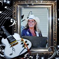 Vicki Lee Photo 12
