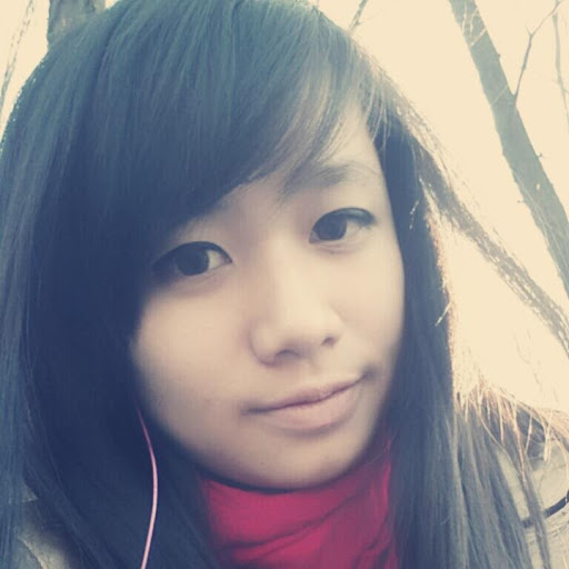 Julia Pham Photo 21