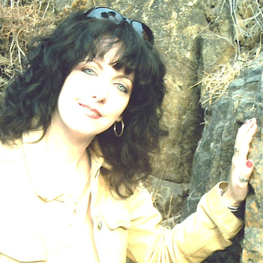 Deirdre Devlin Photo 16