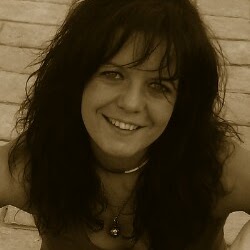 Elisa Salas Photo 23
