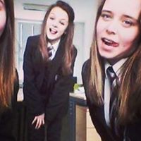Emily Archer Photo 7