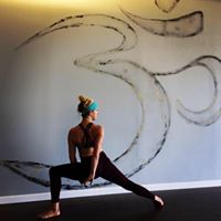 Emily Hinson Photo 8