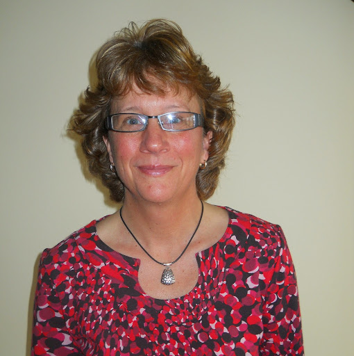 Laurie Hawkins Photo 29