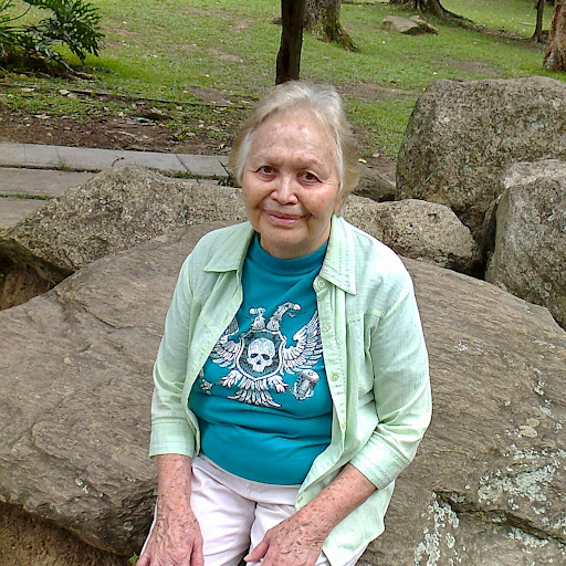 Yolanda Lobo Photo 10