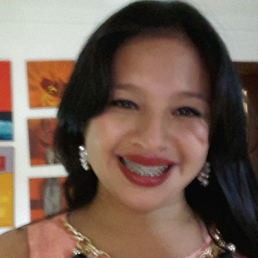 Elizabeth Lemus Photo 32