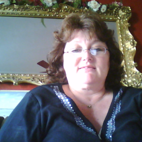 Alice Hughes Photo 10