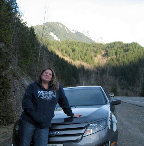 Lisa Barnhill Photo 18
